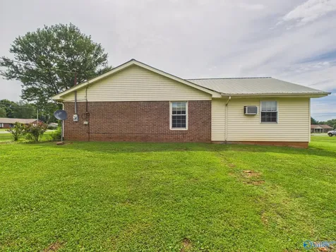 200 Silverwood Lane NE Hazel Green AL 35750