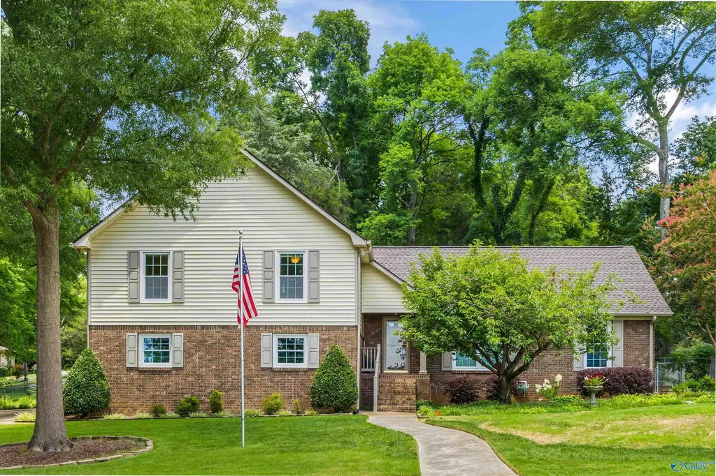 1301 Hiwan Trail Huntsville AL 35802