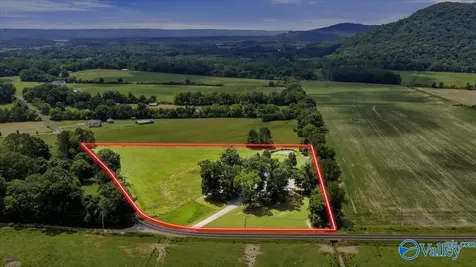 1121 Old Larkinsville Road Scottsboro AL 35768