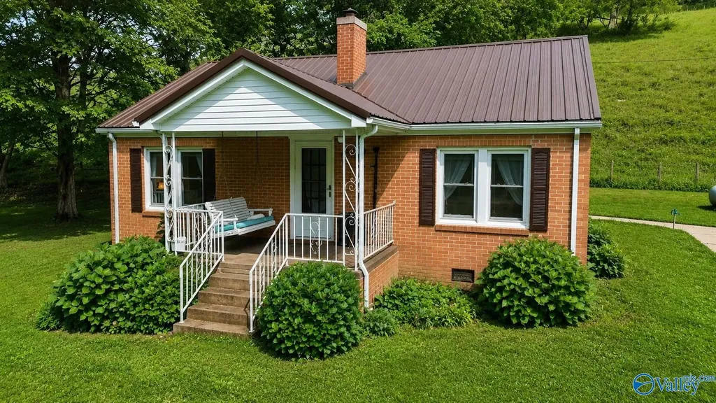 2039 Blackburn Road Cornersville TN 37047