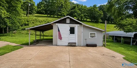 2039 Blackburn Road Cornersville TN 37047