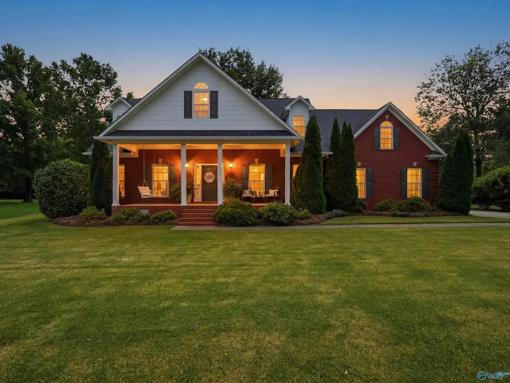 1013 Mill Race Circle Guntersville AL 35976