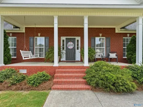 1013 Mill Race Circle Guntersville AL 35976