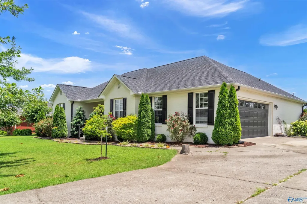 17092 Glaze Road Athens AL 35611