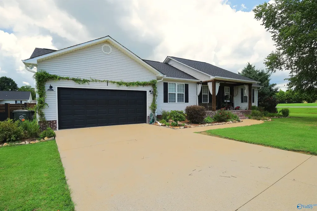 191 Richard Avenue Scottsboro AL 35769