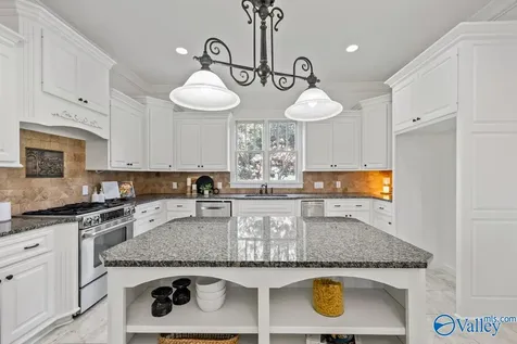 31 W Lake Forest Boulevard Huntsville AL 35824