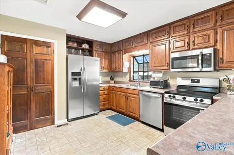 512 Greendale Drive NW Huntsville AL 35806