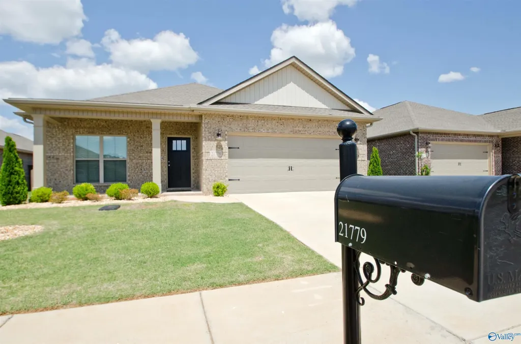 21779 Natures Cove Drive Athens AL 35613