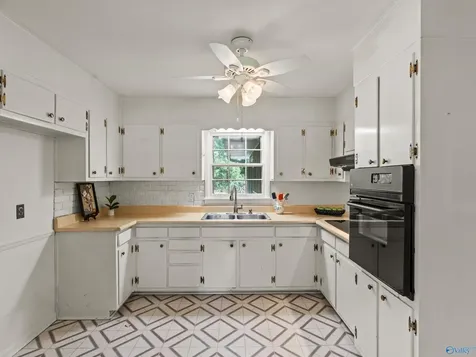 2102 Mythewood Drive SW Huntsville AL 35803