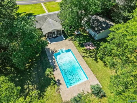 2102 Mythewood Drive SW Huntsville AL 35803