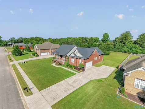 230 Twin Lakes Drive New Market AL 35761