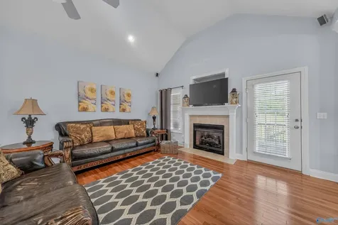 230 Twin Lakes Drive New Market AL 35761