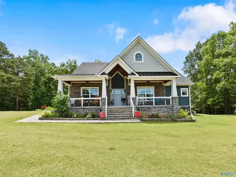 92 Dogwood Lane Grant AL 35747