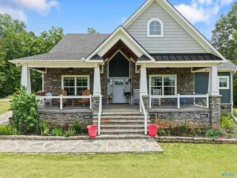 92 Dogwood Lane Grant AL 35747