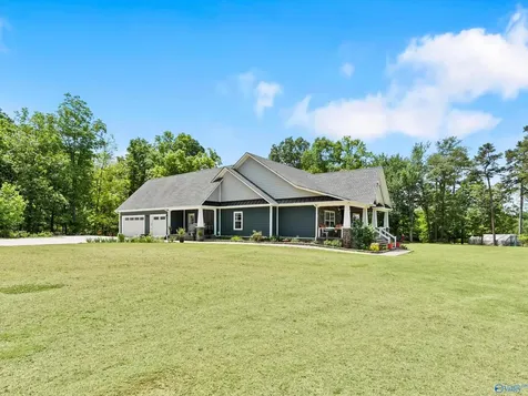 92 Dogwood Lane Grant AL 35747