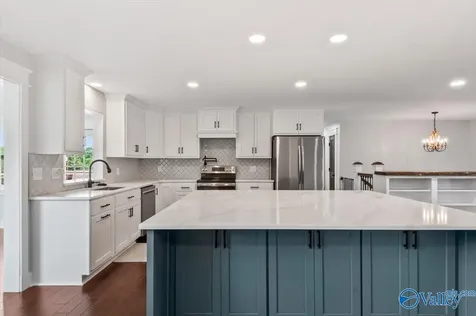 919 Brentwood Drive NE Cullman AL 35055