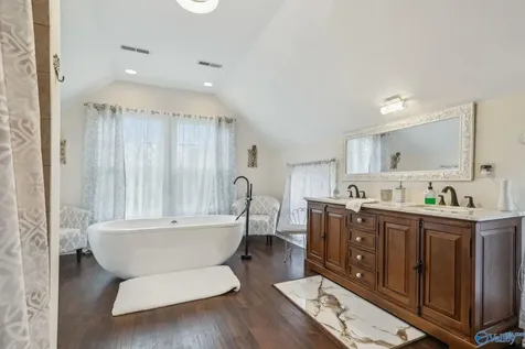 479 Elora Road Elora TN 37328