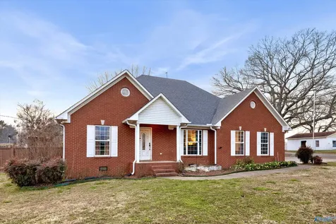 21669 Holt Road Athens AL 35613