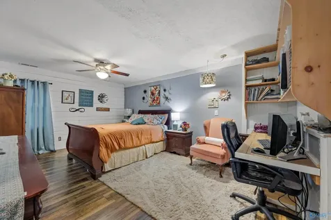 21669 Holt Road Athens AL 35613