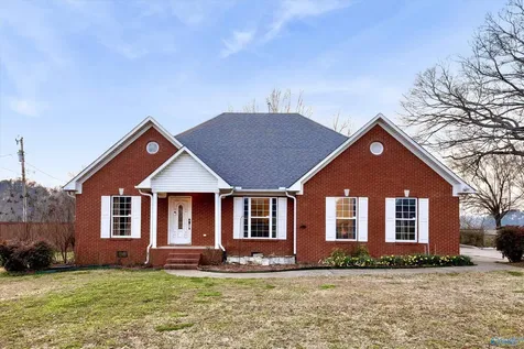 21669 Holt Road Athens AL 35613