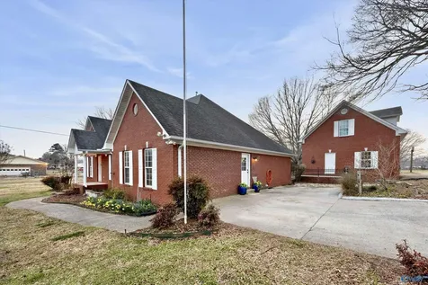 21669 Holt Road Athens AL 35613