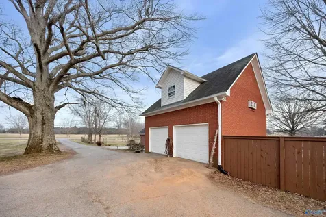 21669 Holt Road Athens AL 35613
