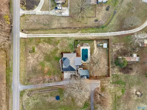 21669 Holt Road Athens AL 35613