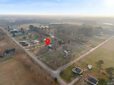 21669 Holt Road Athens AL 35613