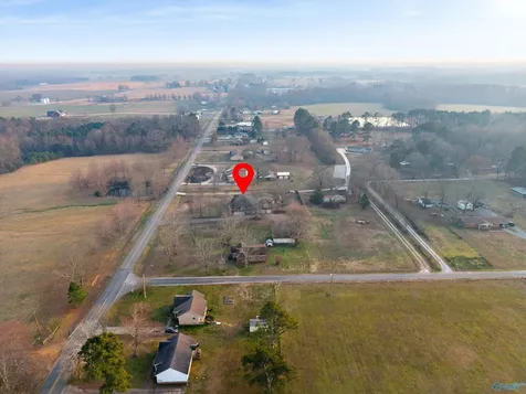21669 Holt Road Athens AL 35613