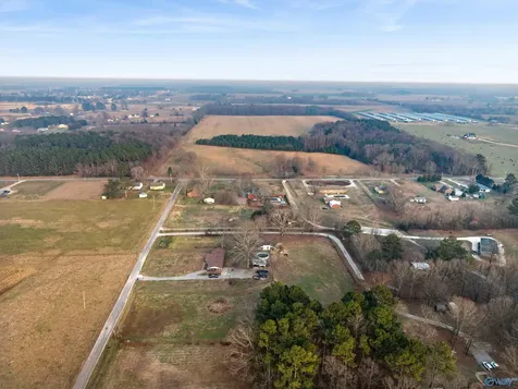 21669 Holt Road Athens AL 35613