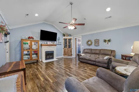 21669 Holt Road Athens AL 35613