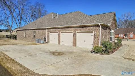 18795 S Haven Circle Athens AL 35613
