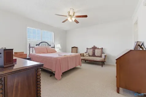 62 Clyde Circle Guntersville AL 35976