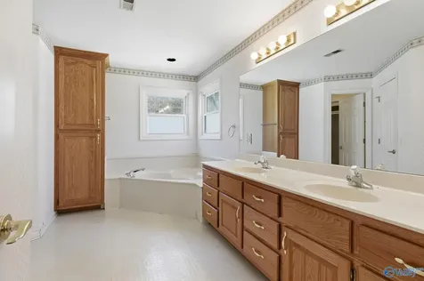 137 Oakhurst Drive Madison AL 35758