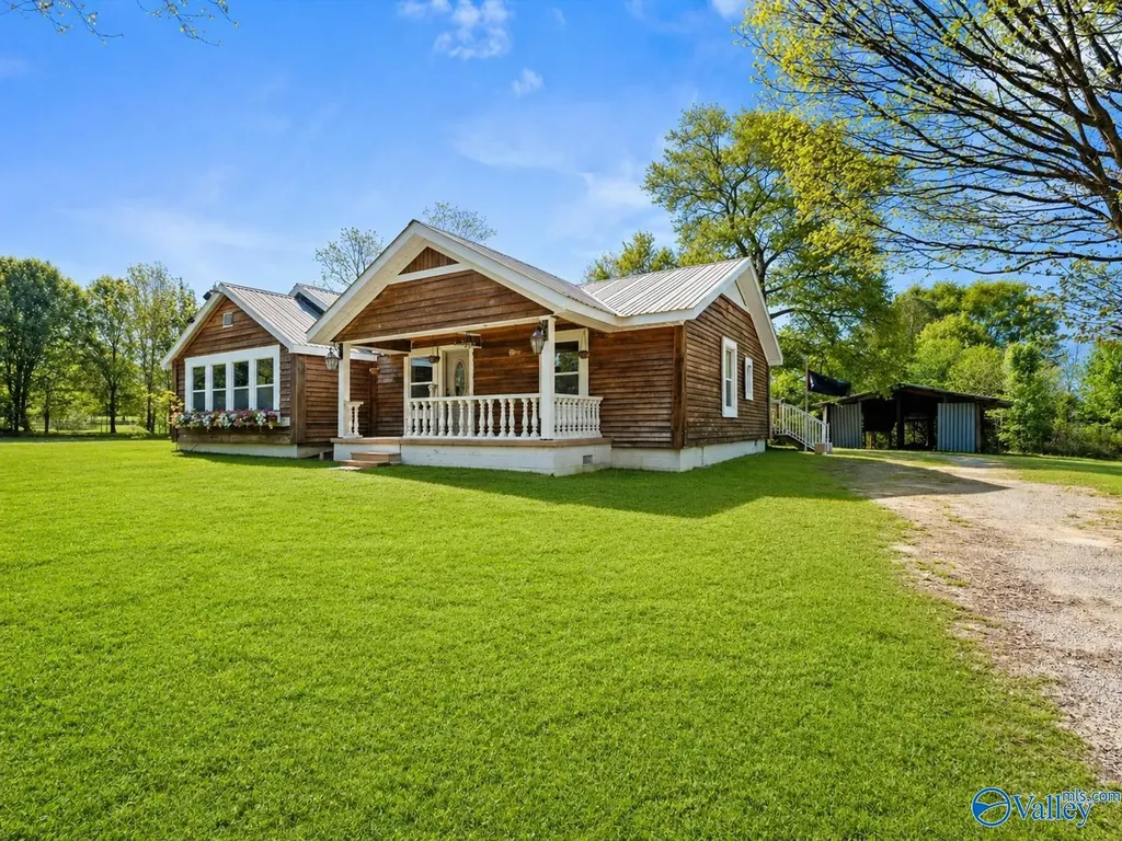4432 County Road 1725 Holly Pond AL 35083