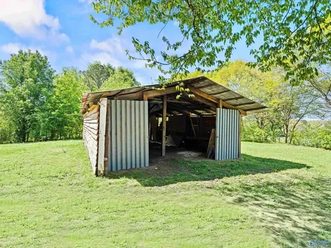 4432 County Road 1725 Holly Pond AL 35083