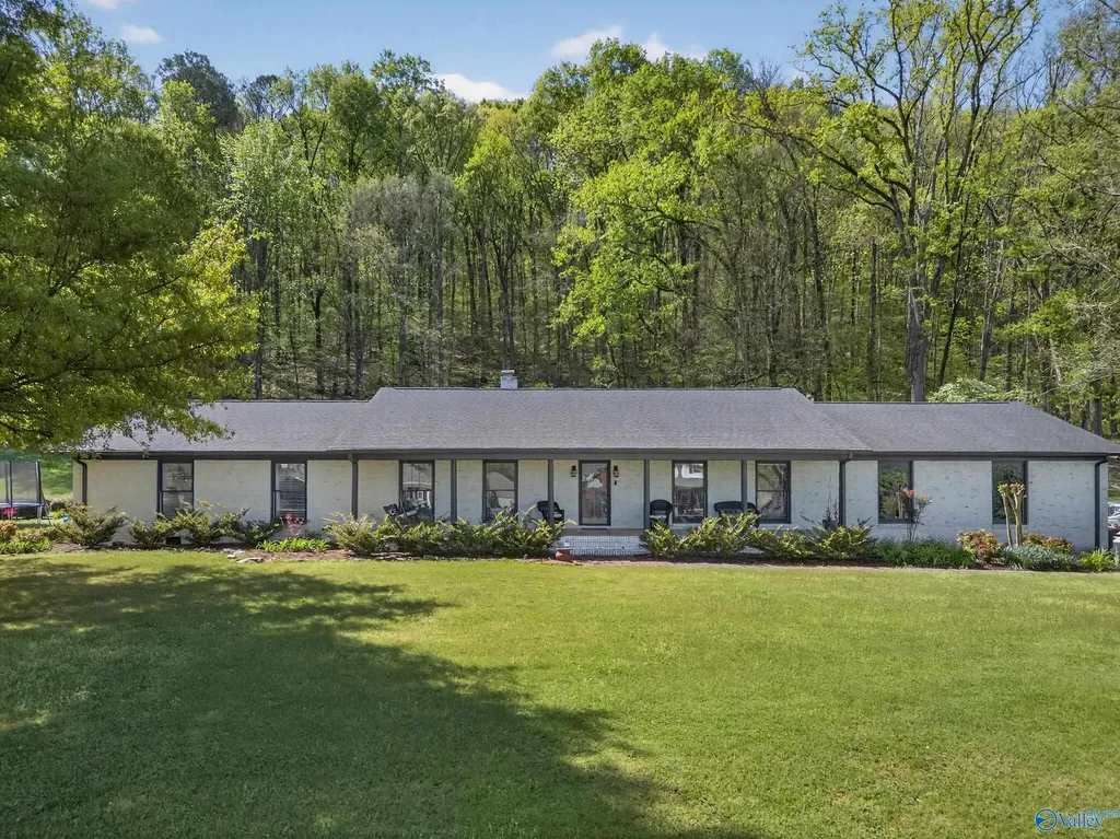 6496 Spring Creek Drive Guntersville AL 35976