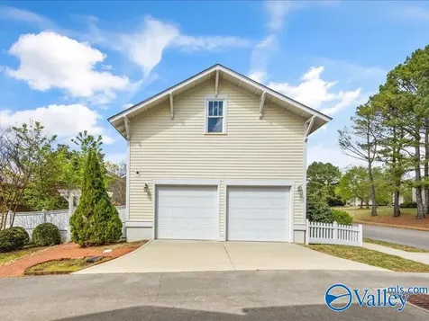 2 Braxton Street NW Huntsville AL 35806