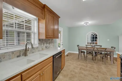 19576 Looney Road Athens AL 35613