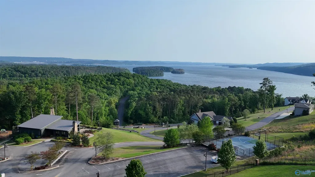 51 Fall Creek Drive Guntersville AL 35976