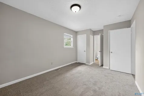 4056 Knollbrook Drive NW Huntsville AL 35810