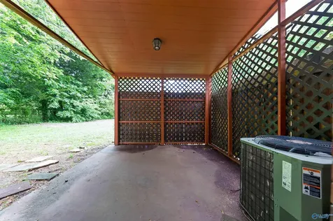 4056 Knollbrook Drive NW Huntsville AL 35810