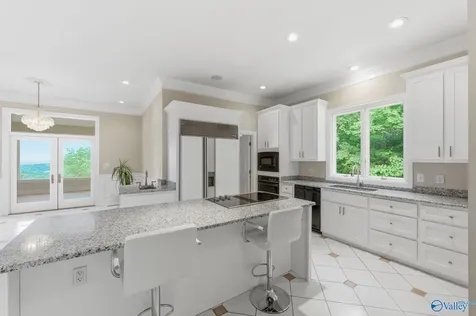 5 Saint Charles Road SE Huntsville AL 35801