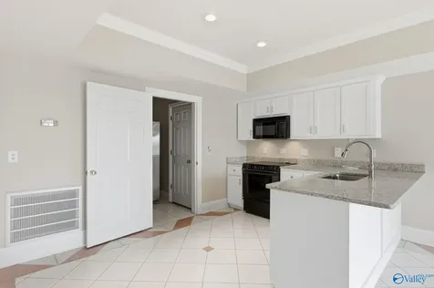 5 Saint Charles Road SE Huntsville AL 35801