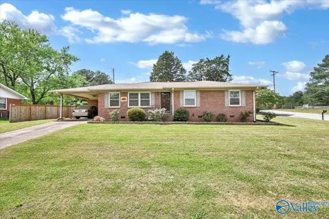 1119 Retlaw Street NW Huntsville AL 35816