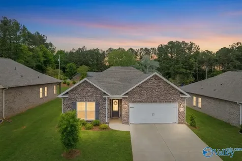4010 Rockland Circle Owens Cross Roads AL 35763