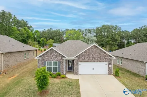 4010 Rockland Circle Owens Cross Roads AL 35763