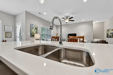 4010 Rockland Circle Owens Cross Roads AL 35763