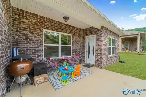 4010 Rockland Circle Owens Cross Roads AL 35763