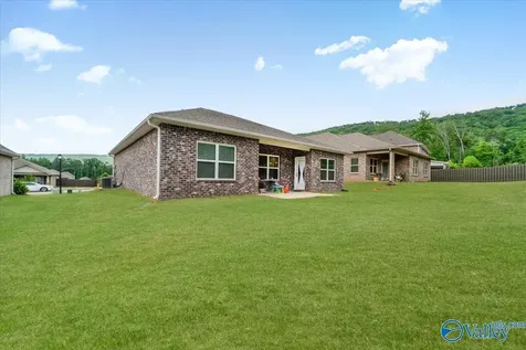 4010 Rockland Circle Owens Cross Roads AL 35763